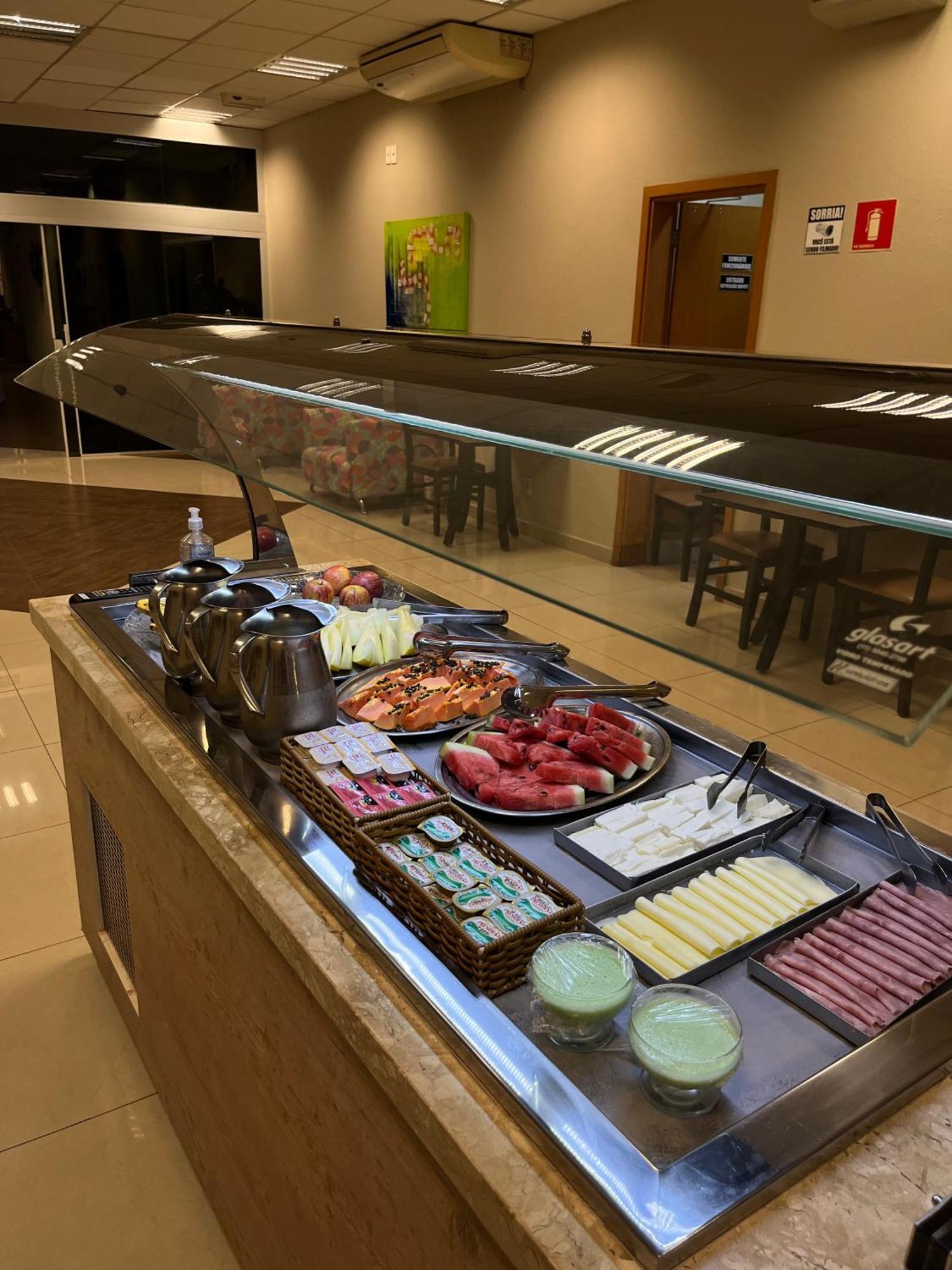 Onix Inn Hotel Cravinhos Екстер'єр фото