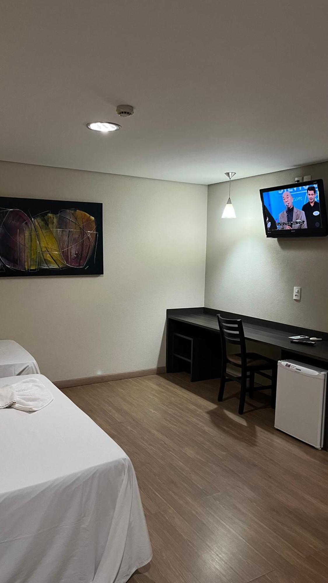 Onix Inn Hotel Cravinhos Екстер'єр фото