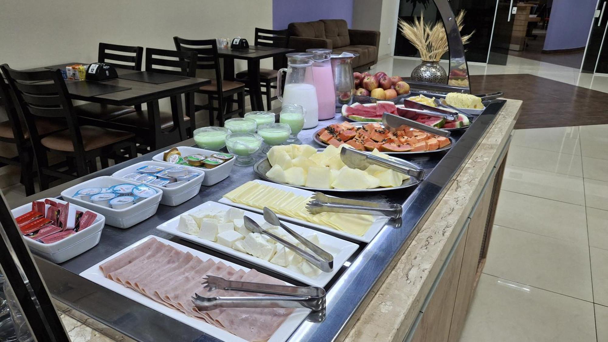 Onix Inn Hotel Cravinhos Екстер'єр фото