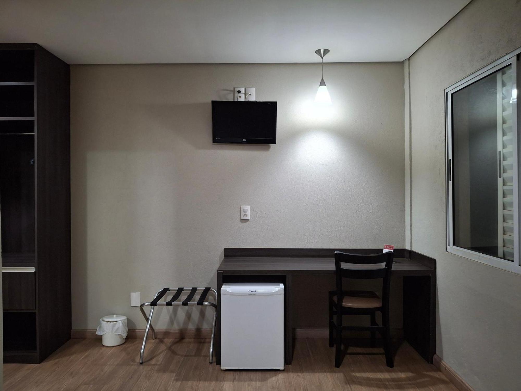 Onix Inn Hotel Cravinhos Екстер'єр фото