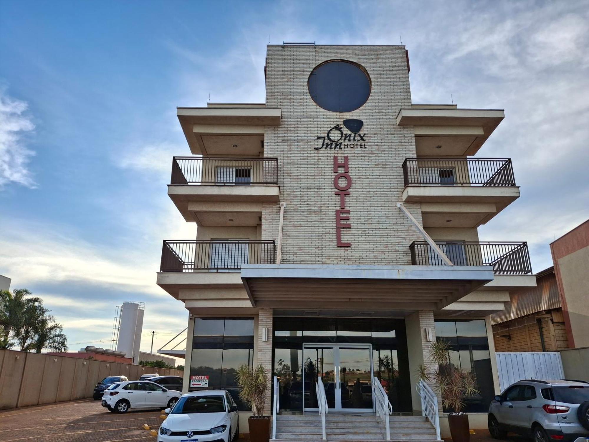Onix Inn Hotel Cravinhos Екстер'єр фото
