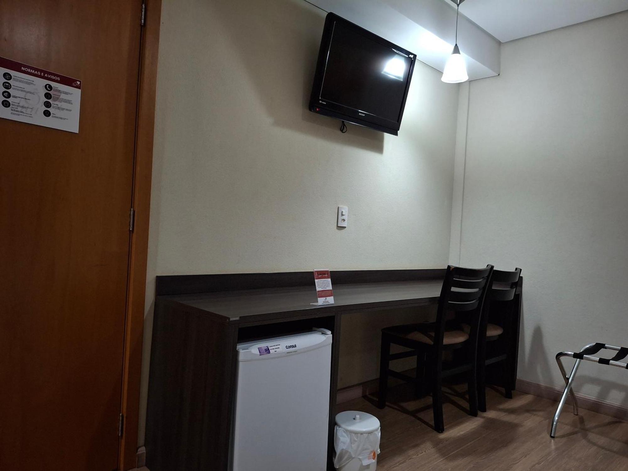 Onix Inn Hotel Cravinhos Екстер'єр фото