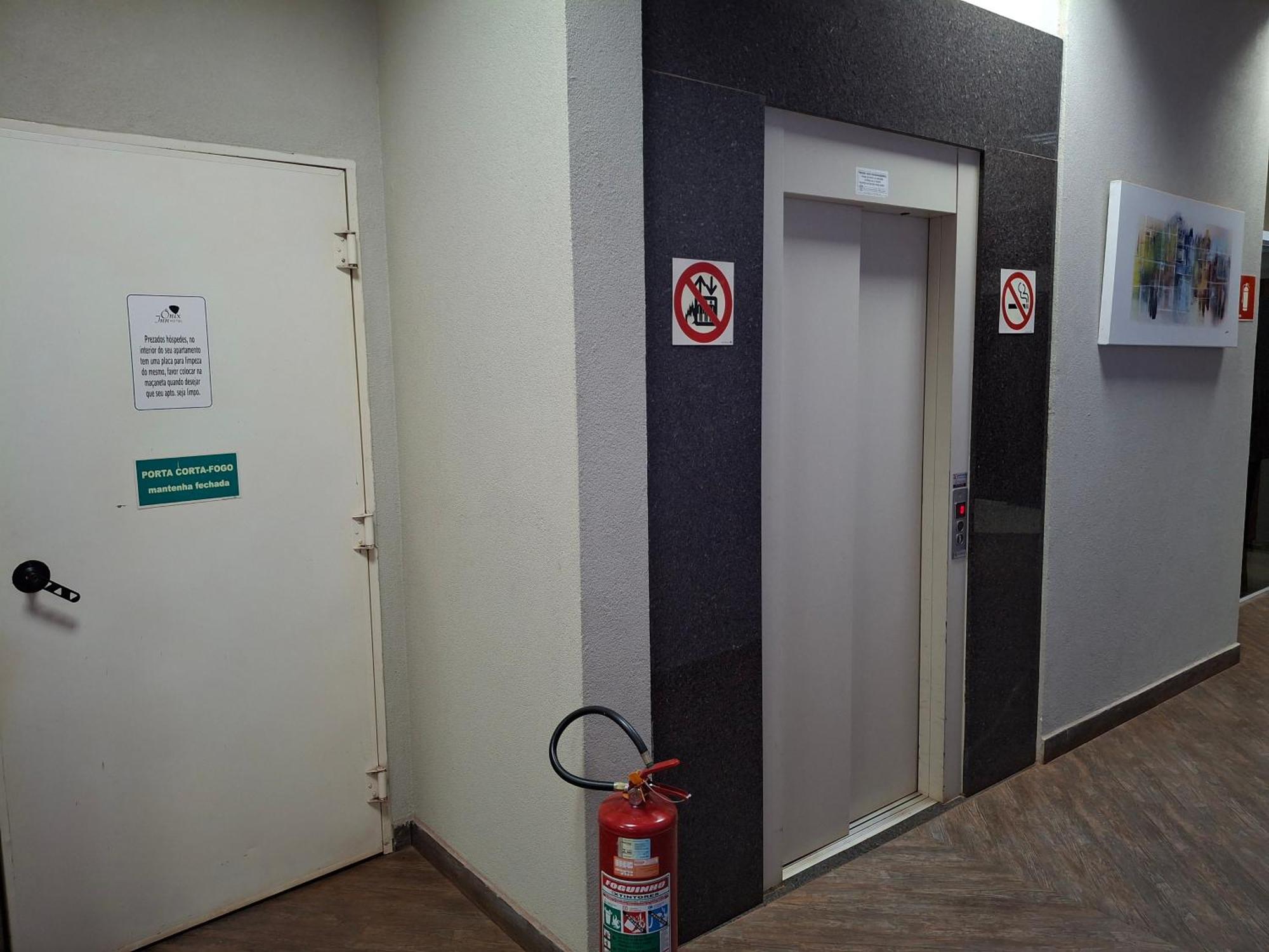 Onix Inn Hotel Cravinhos Екстер'єр фото
