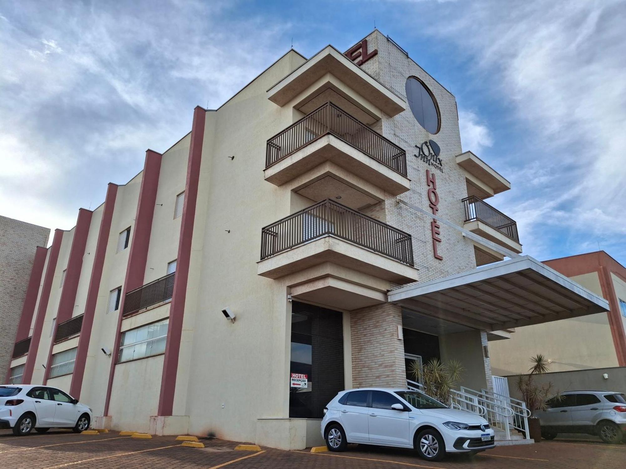 Onix Inn Hotel Cravinhos Екстер'єр фото